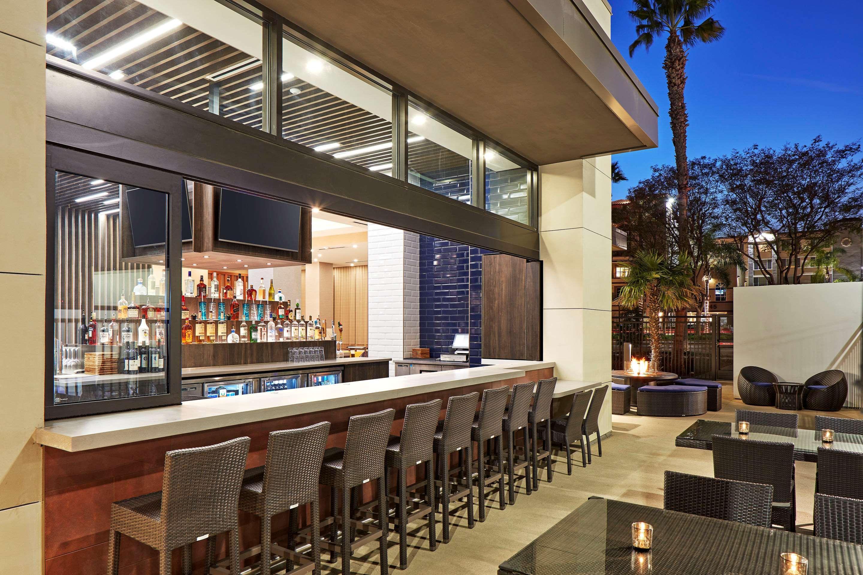 Cambria Hotel & Suites Anaheim Resort Area Exterior photo